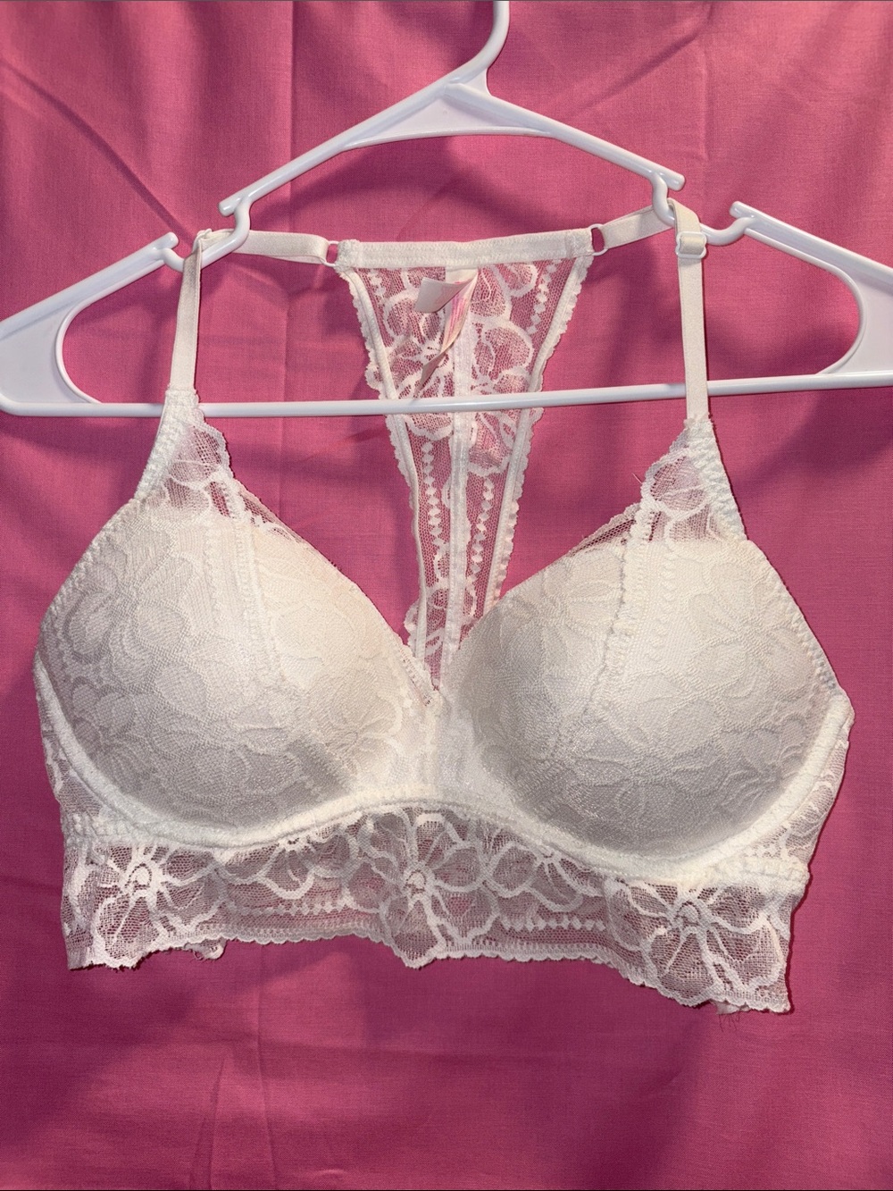 PINK Victoria's Secret White Lace Racerback Push Up Pigeonnant